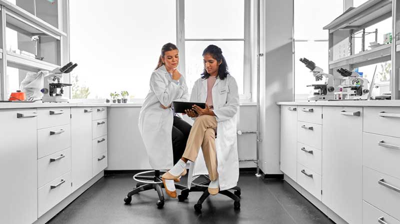 Laboratory Furniture Manufacturers In UAE | Laboratory Furniture Suppliers | Lab Furniture Manufacturers